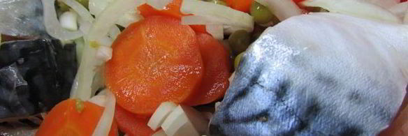 маринованная скумбрия с овощами