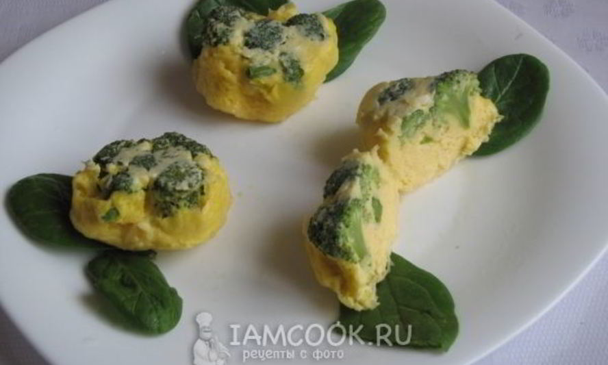 Рецепт брокколи в сырном омлете с чесноком