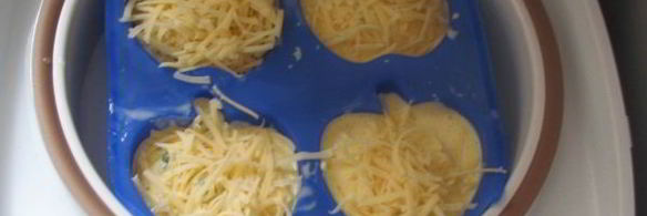 брокколи в сырном омлете с чесноком