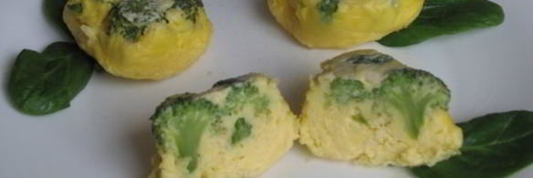 брокколи в сырном омлете с чесноком