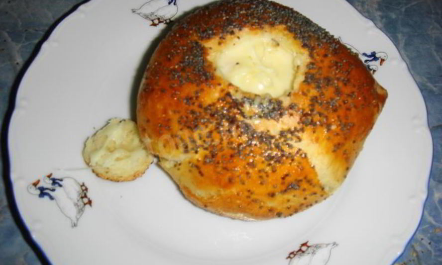 Рецепт булки с омлетом и маком