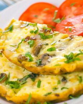 Быстрый омлет с сыром и грибами в микроволновке