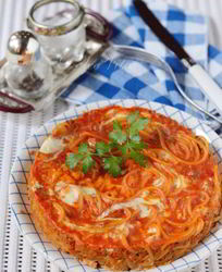 Фриттата с фаршем и спагетти