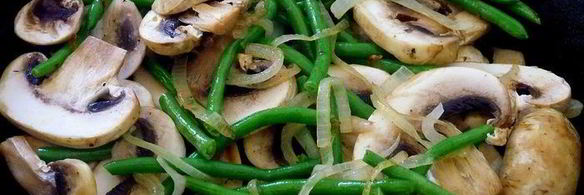 фриттата с грибами, чеддером и тостами