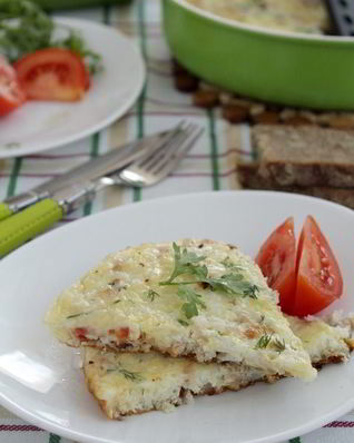 Фриттата с копченой куринной грудкой и рисом