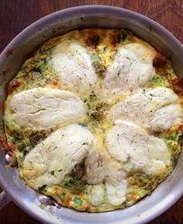 Фриттата с сыром и кабачком