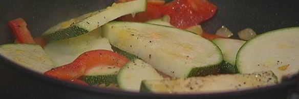 фриттата с тунцом, кабачком и сладким перцем