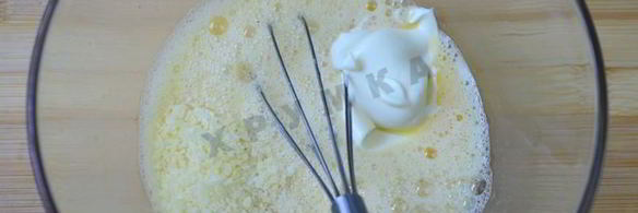 фриттата со стручковой фасолью помидорами черри и грибами