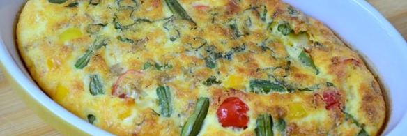 фриттата со стручковой фасолью помидорами черри и грибами