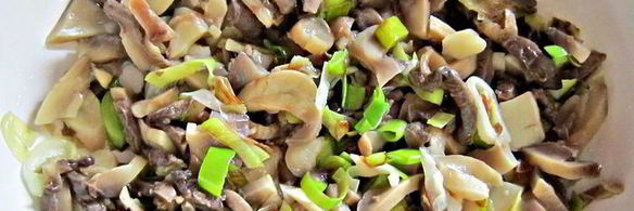 грибная фриттата с картофелем и луком-пореем