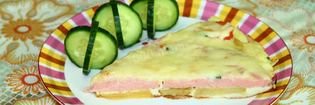 Картофельный омлет с вареной колбасой