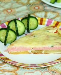 Картофельный омлет с вареной колбасой