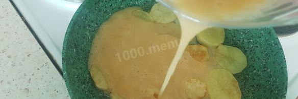 картофельный омлет с вареной колбасой