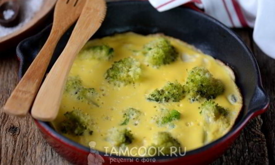 Рецепт омлета с брокколи на сковороде