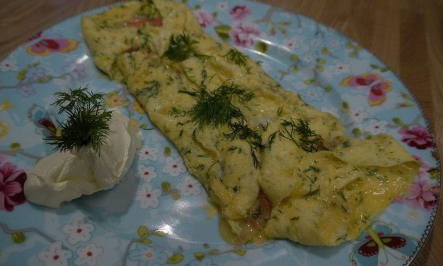 Рецепт омлета с форелью и укропом