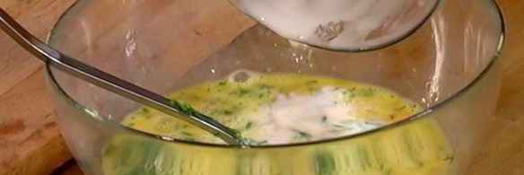 омлет с форелью и укропом