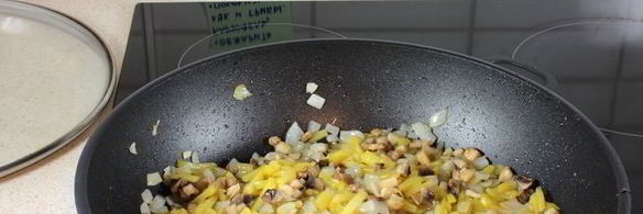 омлет с грибами и картофелем