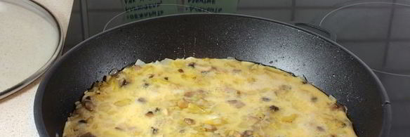 омлет с грибами и картофелем
