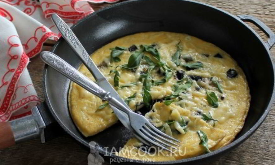 Рецепт омлета с грибами и сыром