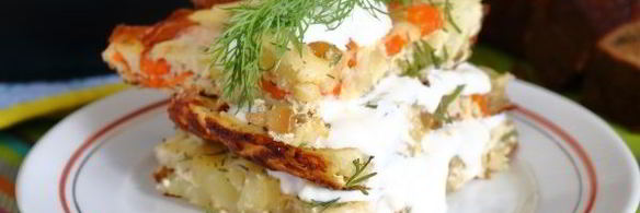 омлет с картошкой на сковороде