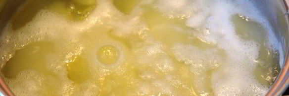 омлет с картошкой на сковороде