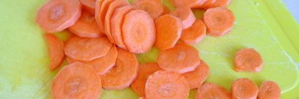 омлет с картошкой на сковороде