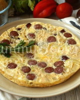 Омлет с колбасками в мультиварке