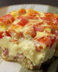 Омлет с луком и помидорами