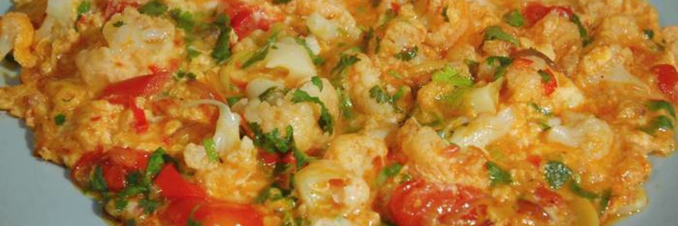 Омлет с помидорами и цветной капустой