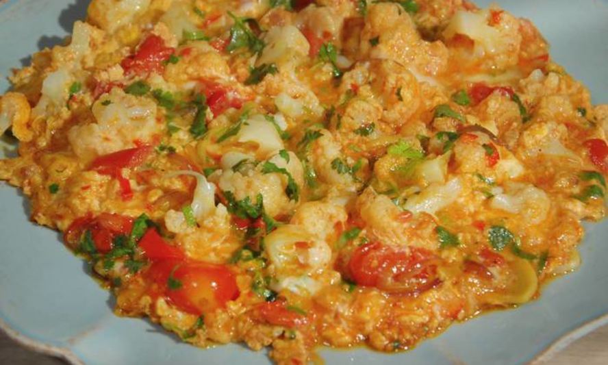 Рецепт омлета с помидорами и цветной капустой