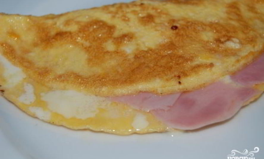 Рецепт омлета с ветчиной и сыром