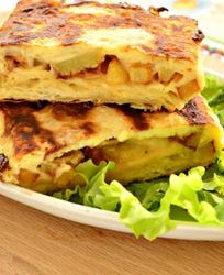 Омлет с жареной картошкой в лаваше