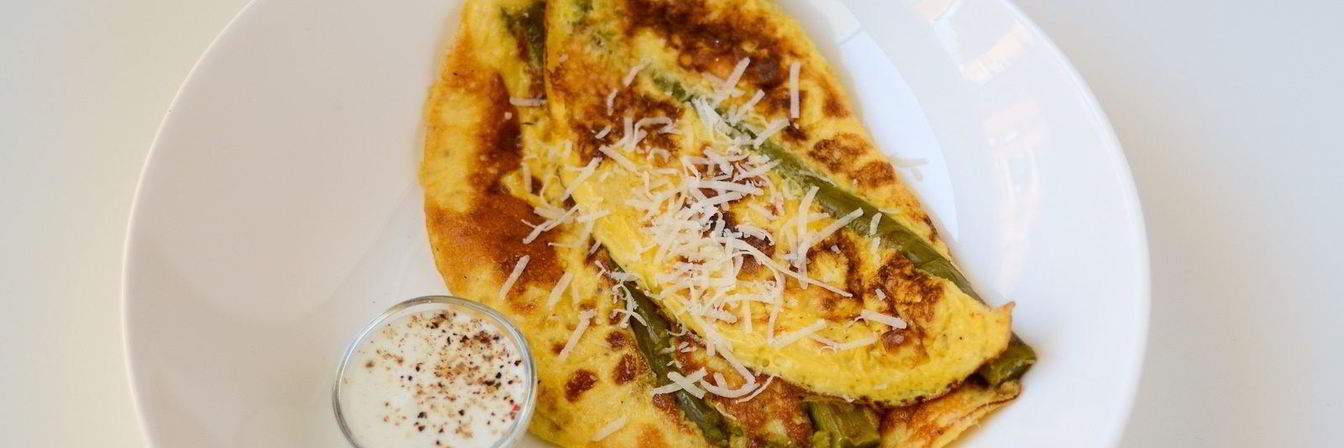 Омлет со спаржей