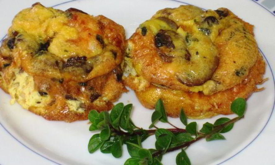 Рецепт омлетиков с креветками и грибами