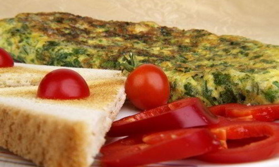 Рецепт печеного омлета с грюйером и шнитт-луком