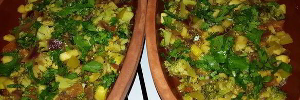 постный омлет с овощами, запеченный в глиняных тарелках