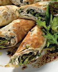 Рулеты из тонкого омлета с сыром и травами