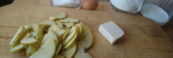 сладкий омлет с яблоком