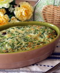 Зеленый омлет с брокколи, шампиньонами и кускусом