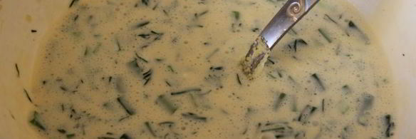 зеленый омлет с брокколи, шампиньонами и кускусом