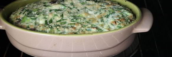 зеленый омлет с брокколи, шампиньонами и кускусом