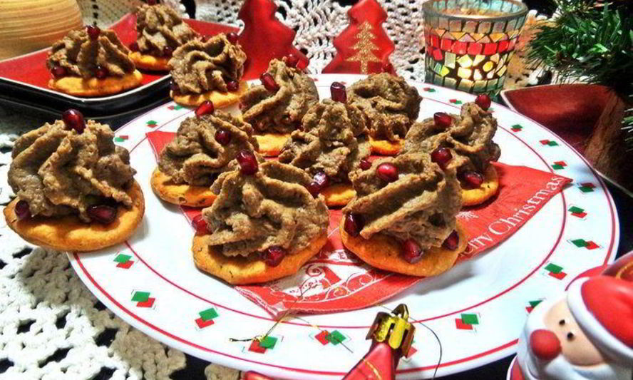 Рецепт фасолевого паштета на томатных крекерах