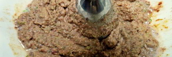 фасолевый паштет на томатных крекерах