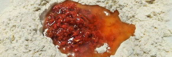 фасолевый паштет на томатных крекерах