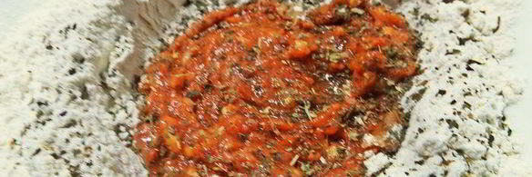 фасолевый паштет на томатных крекерах