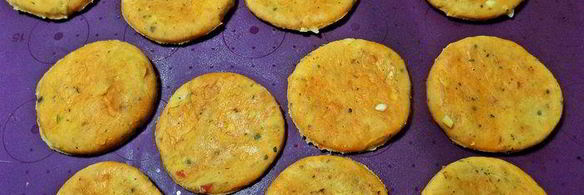 фасолевый паштет на томатных крекерах