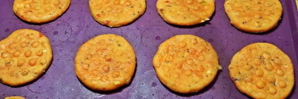 фасолевый паштет на томатных крекерах