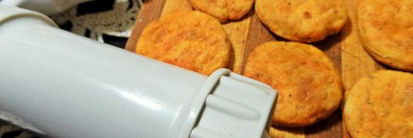 фасолевый паштет на томатных крекерах