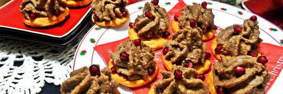 фасолевый паштет на томатных крекерах