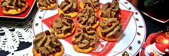 фасолевый паштет на томатных крекерах